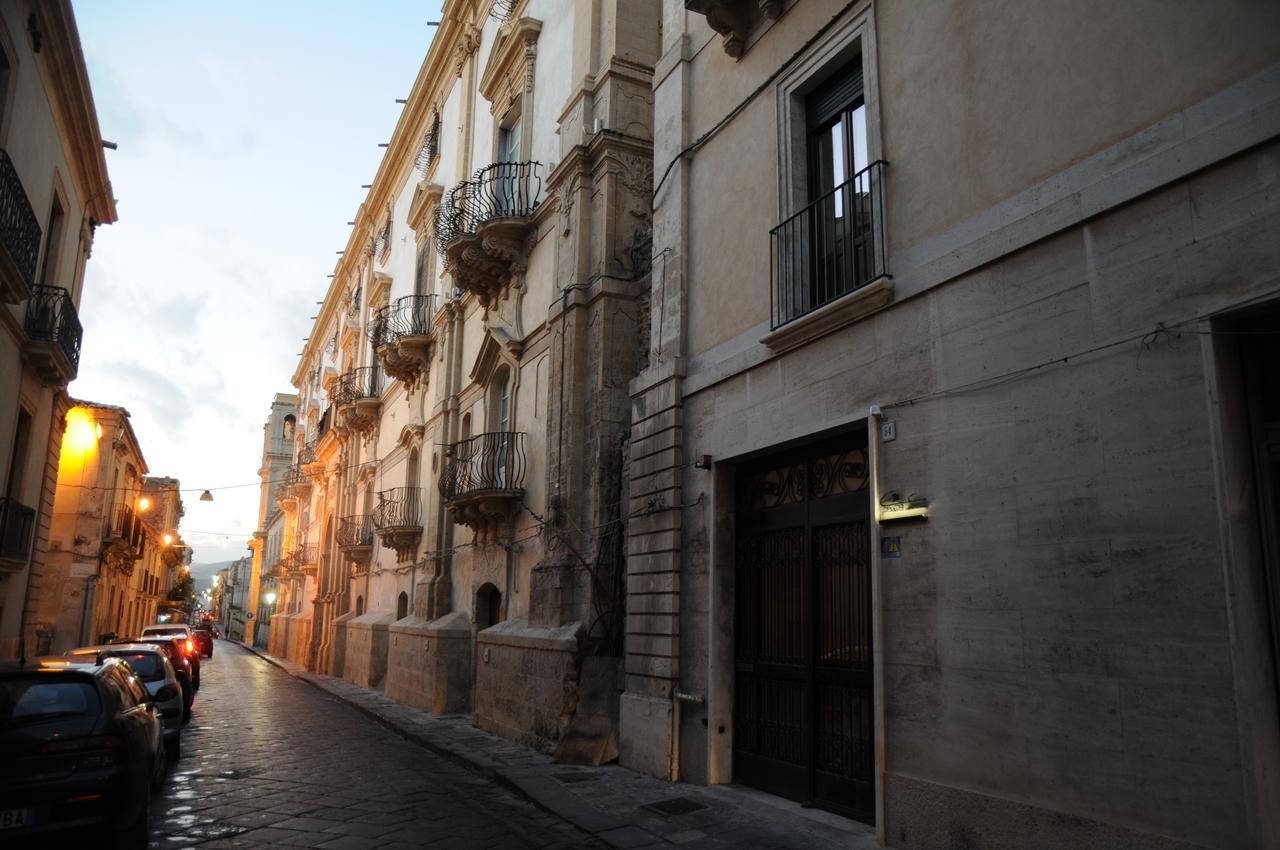Affittacamere Conte Di Cavour Noto Extérieur photo